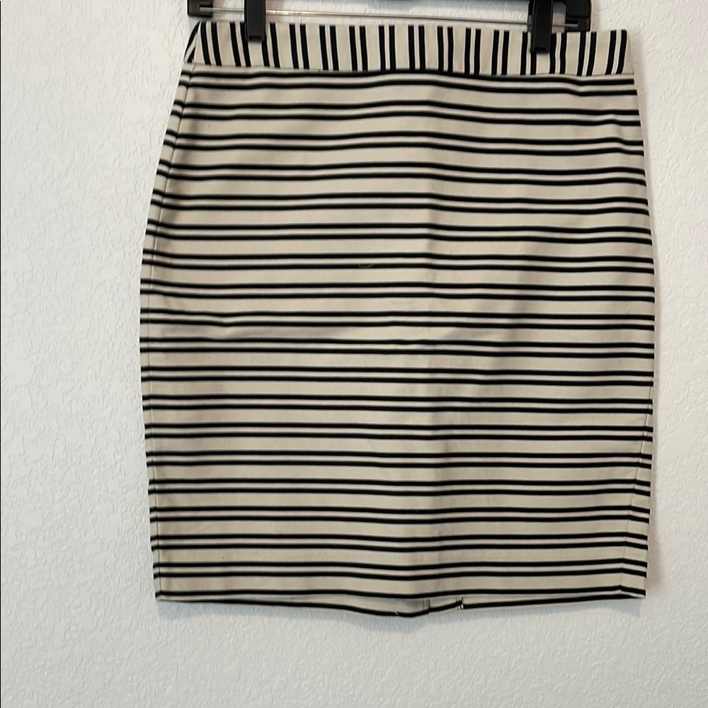 Loft Fashion Black and White Mini Pencil Skirt